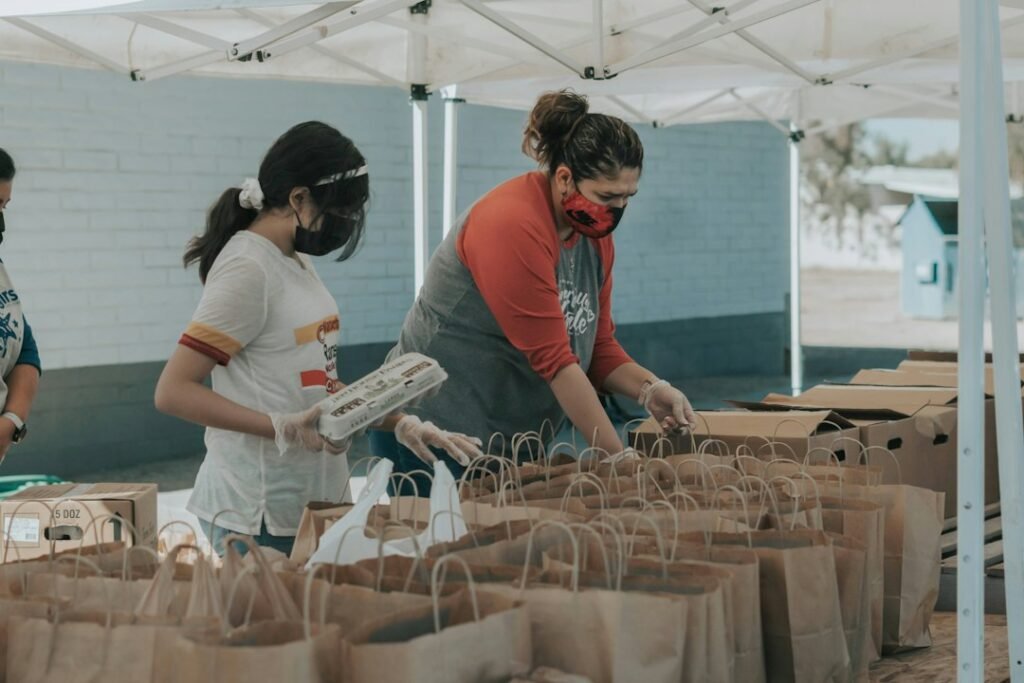 Adult Association Volunteering | Volontariat Associatif